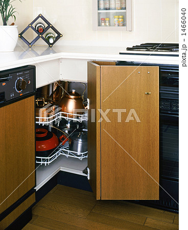 キッチン オーブン 収納 システムキッチンの写真素材