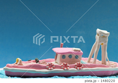 船 粘土 海 桃色の写真素材
