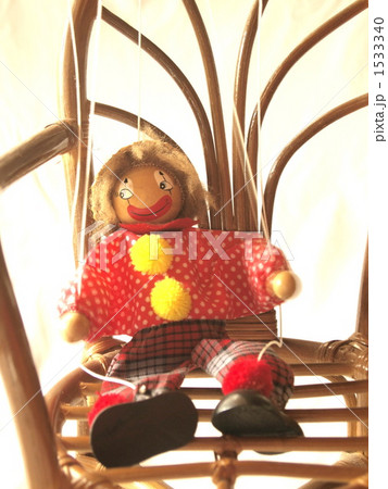人形 ピエロ 道化師 座るの写真素材 - PIXTA