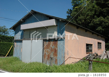 廃屋 真夏 廃墟 千葉県の写真素材