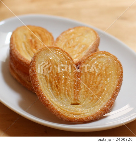 パイ 焼き菓子 ハート型 お菓子の写真素材