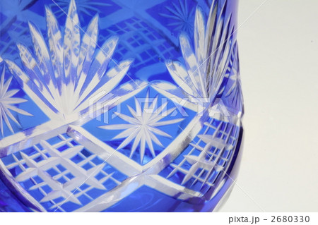 削る 美しい ガラス 食器の写真素材