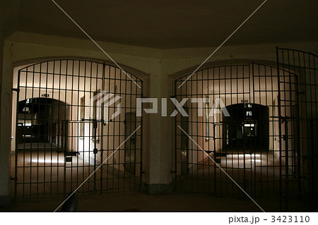 留置場 鉄格子 刑務所 牢屋の写真素材