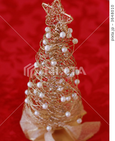 ワイヤークラフト クリスマスツリー 雑貨 パールの写真素材