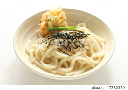 冷やしうどん うどん 海苔 ほうれん草の写真素材