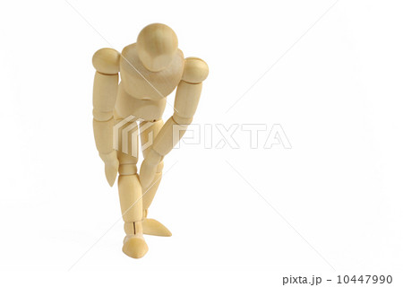 デッサン人形 屈む モデル人形 膝痛の写真素材