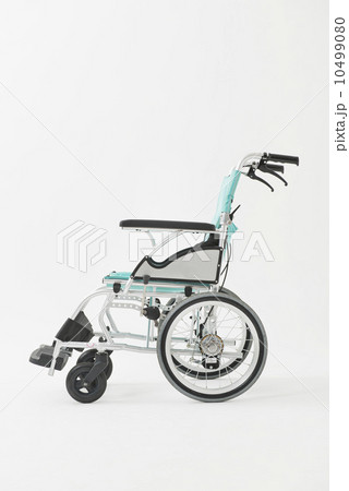 介助用車椅子の写真素材