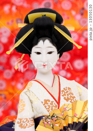 日本人形 人形 かんざし 置き物の写真素材
