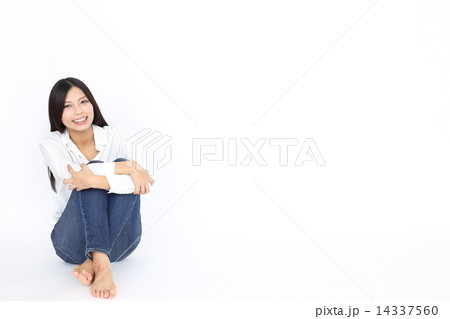 指を絡めるの写真素材 Pixta