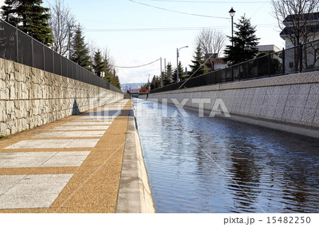 安春川 人工河川 札幌市 川の写真素材