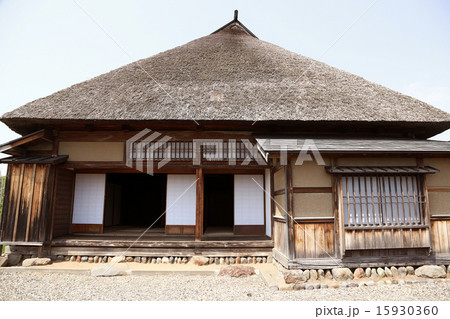 古民家 縁側 平屋 古風の写真素材