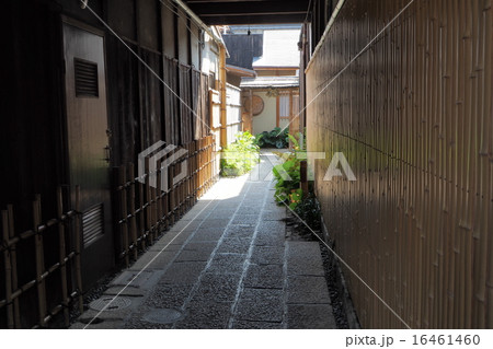 うなぎの寝床 京都 石畳の写真素材