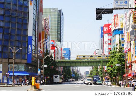 秋葉原 総武線 中央通り 鉄橋の写真素材