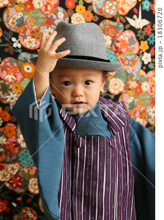幼児 赤ちゃん 男の子 イケメンの写真素材