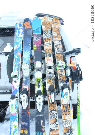 フリースタイルスキー スキー板 ストック スキーの写真素材