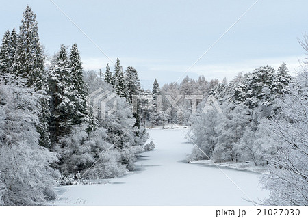 雪景色 冬 ヨーロッパ 雪 イギリス 風景 湖水地方の写真素材