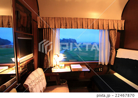 寝台 ブルートレイン 寝台列車 カーテンの写真素材 - PIXTA