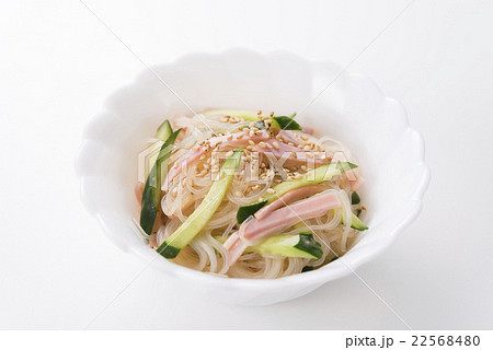 春雨サラダ 食べ物 文字スペース サイドメニューの写真素材