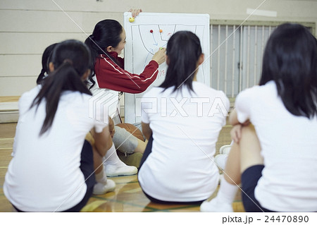 顧問 女子中学生 部活 部活動の写真素材