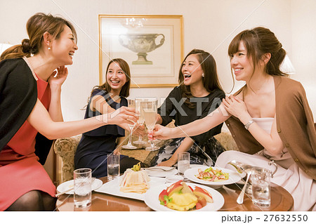 ホテル女子会の写真素材