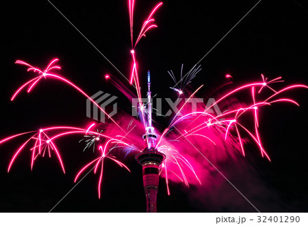 花火 スカイタワー オークランド ニュージーランドの写真素材