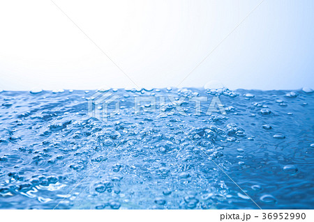 気泡 泡 水槽 清涼の写真素材 気泡 泡 水槽 清涼の写真素材