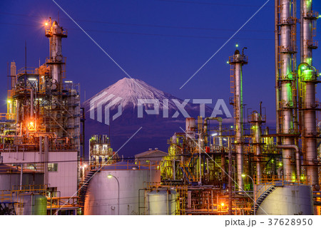 スチームパンク 工場の写真素材