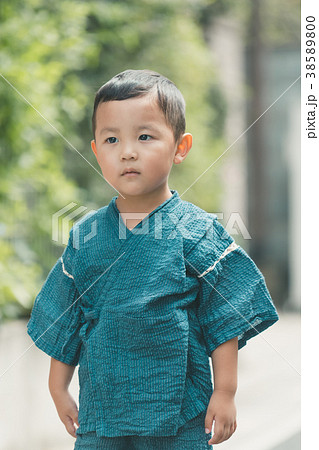 甚平 男の子 子供 夏の写真素材