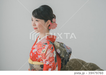 女性 着物 正月 ヘアスタイルの写真素材