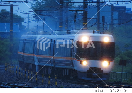 しなの路 列車 383系の写真素材 Pixta