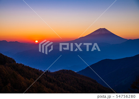 富士山 朝日 日の出 富士の写真素材