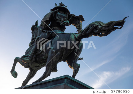 像 銅像 楠木正成 馬の写真素材 - PIXTA