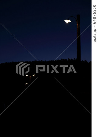 外灯 裸電球 昭和 レトロの写真素材 - PIXTA