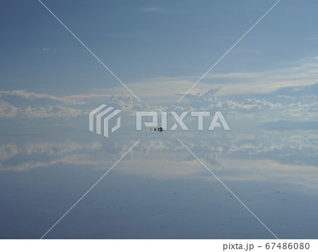 塩湖の写真素材