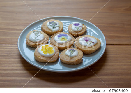 押し花クッキーの写真素材