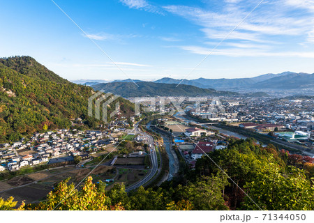 集落 森林 山 谷間の写真素材