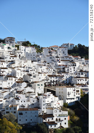 白い家 海外 白バックの写真素材