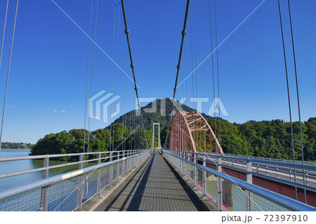 橋 歩道橋 三井そよかぜ橋 三井大橋 津久井湖の写真素材