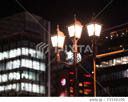 おしゃれ 街灯 灯り 光の写真素材