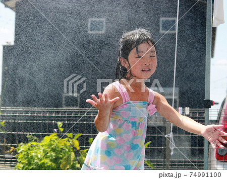 10歳未満 水着 夏休み 1人の写真素材 - PIXTA