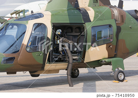 戦闘ヘリコプター 迷彩塗装の写真素材