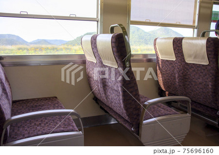 車内風景 電車 田舎の写真素材