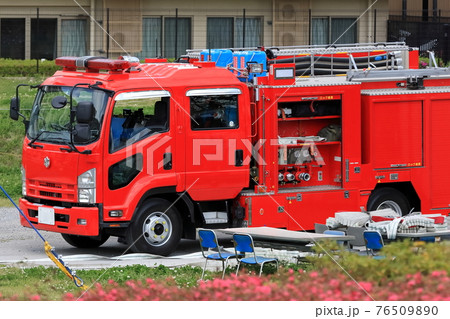 高所作業車 特殊車両 消防車 自動車の写真素材