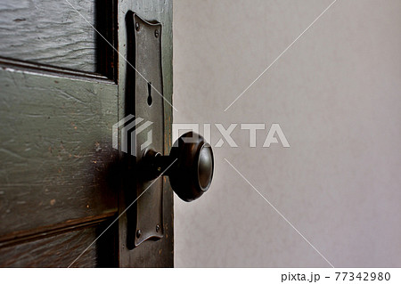 玄関 扉 ドア 洋館の写真素材