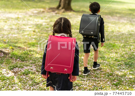 小学六年生女の子の写真素材