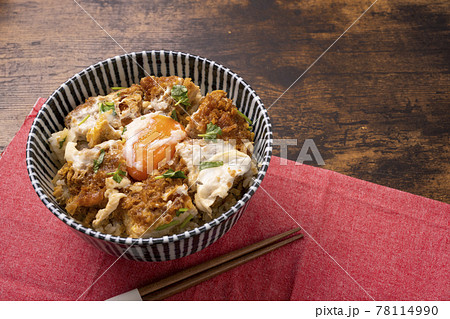 カツ丼の写真素材集 ピクスタ