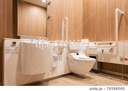 トイレ 公共 多目的トイレ 多機能トイレの写真素材 - PIXTA