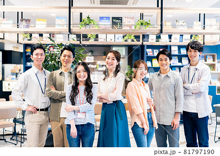 ビジネス 集合写真の写真素材