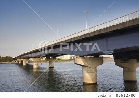 橋 湘南 トラスコ湘南大橋 道路の写真素材