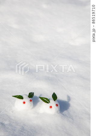 ゆきうさぎ 雪だるまの写真素材 - PIXTA